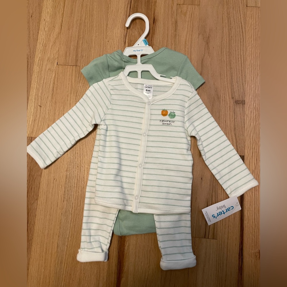 NWT - Carter’s 3-piece outfit